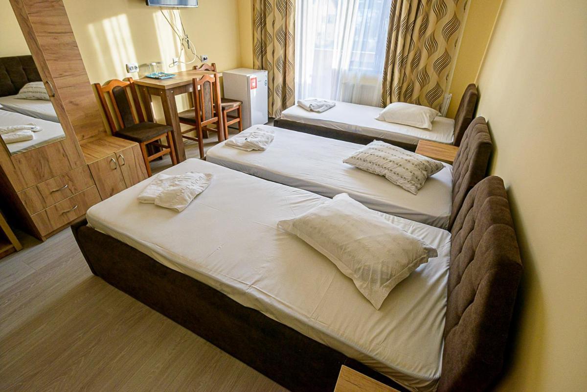 Casa Domneasca Riana Hotell Piteşti Exteriör bild