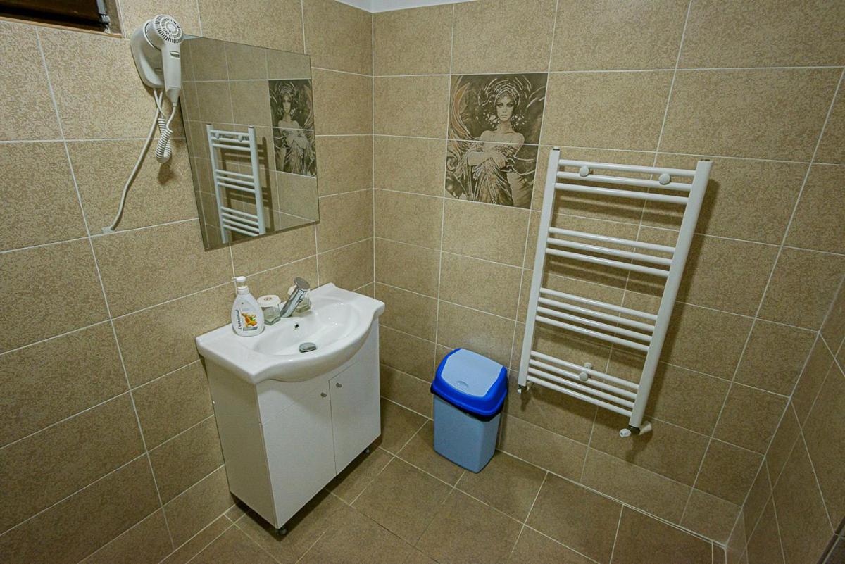 Casa Domneasca Riana Hotell Piteşti Exteriör bild